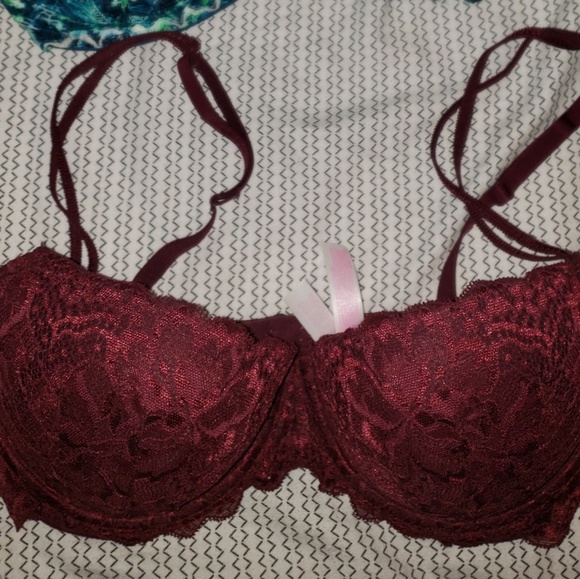 Bras - Picture 3 of 4